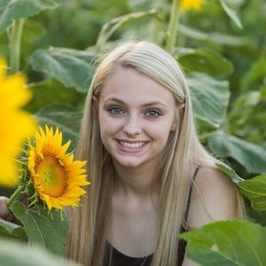 Meet your Posher, Ely